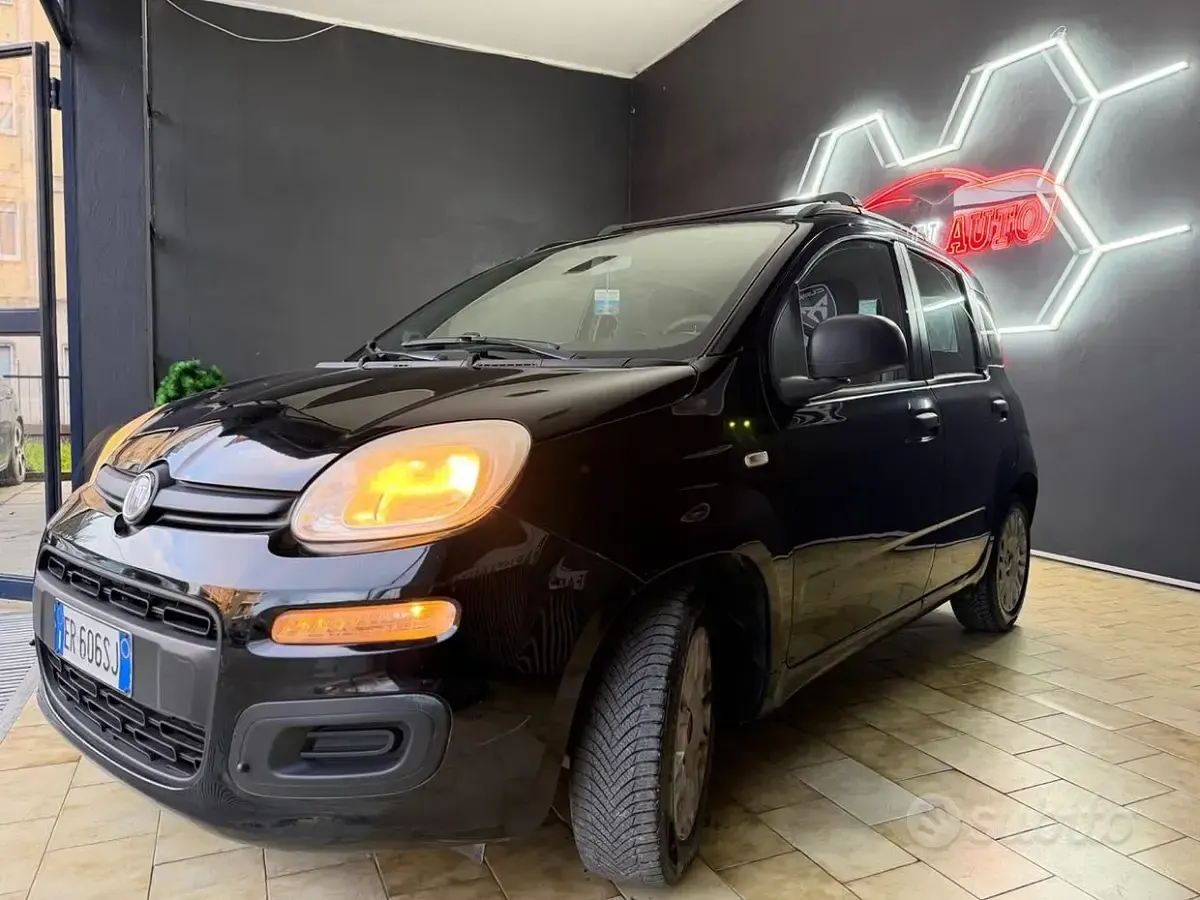 Usata Fiat Panda Lounge 75 CV (55 kW) 2013 Nero Utilitaria