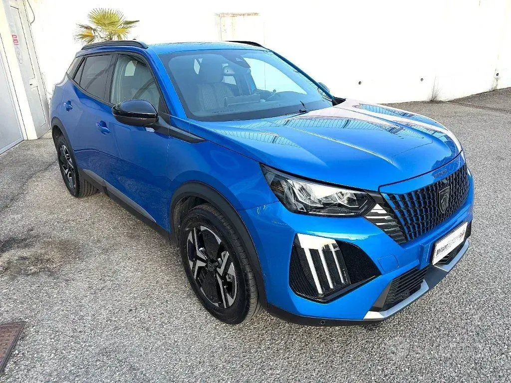 Usata Peugeot 2008 Allure 101 CV (74 kW) 2024 Bluazzurro SUV