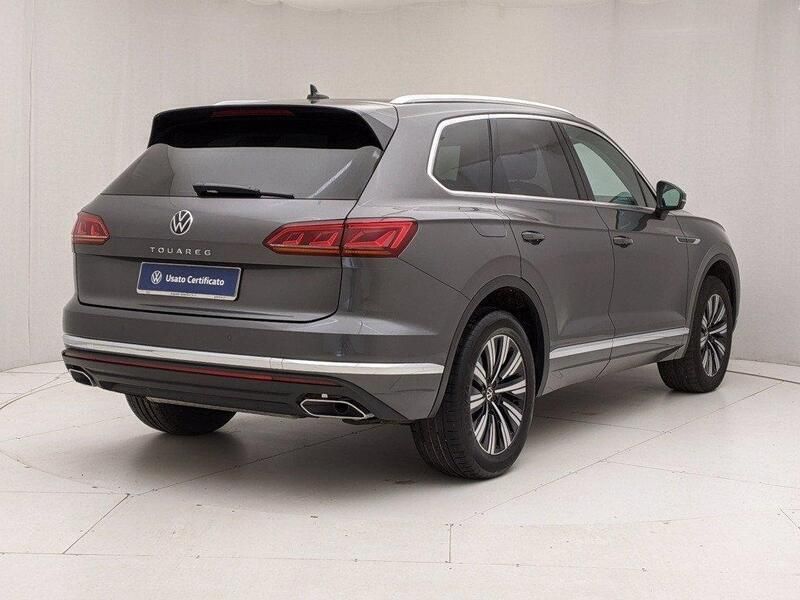 Usata VW Touareg Elegance+ 231 CV (169 kW) 2021 Grigio SUV