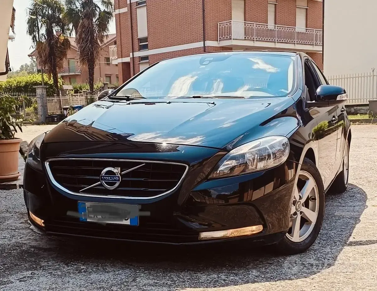Usata Volvo V40 115 CV (84 kW) 2014 Berlina