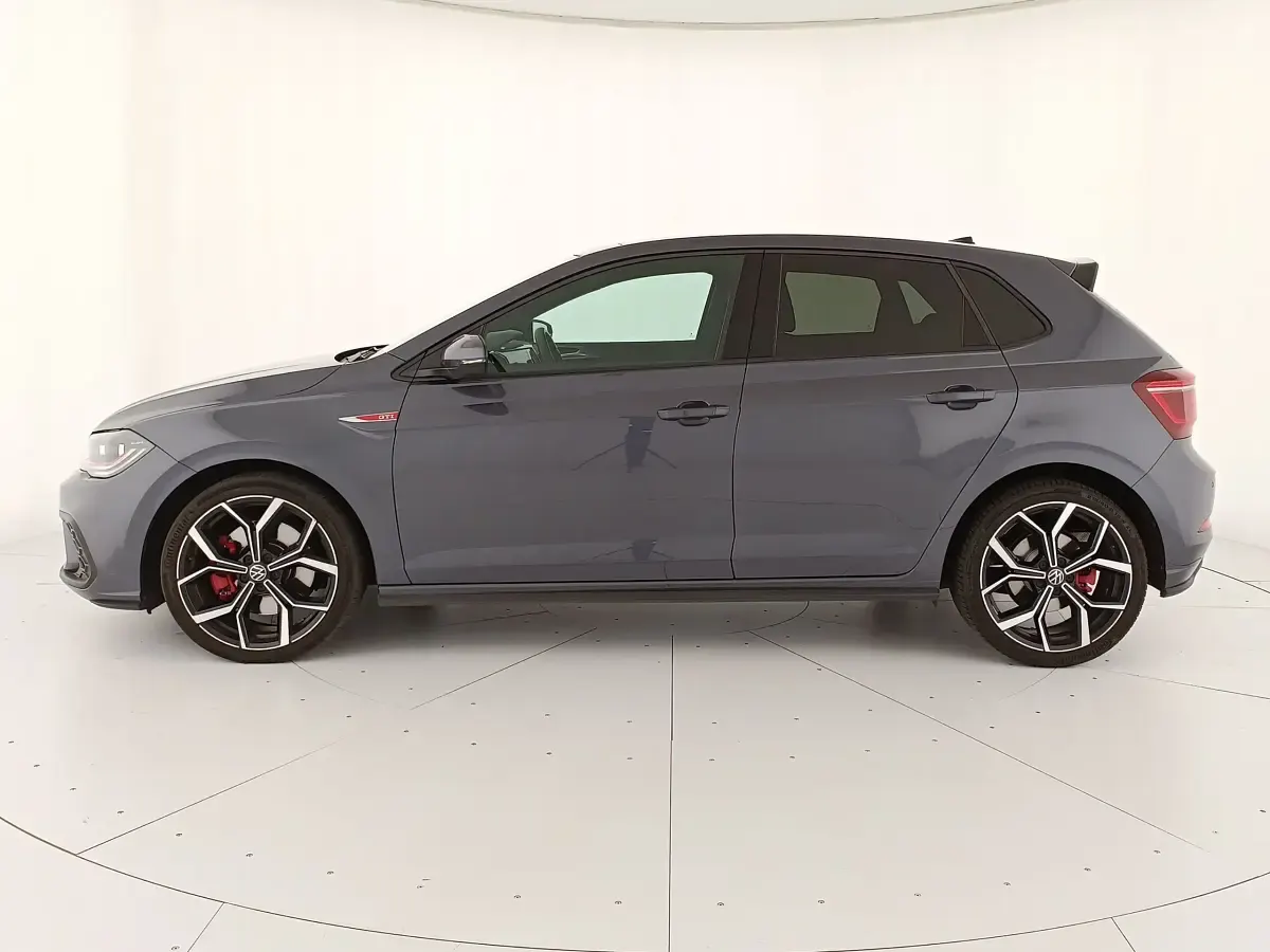 Usata VW Polo GTI 207 CV (152 kW) 2023 Smoky grey metallizzato Utilitaria