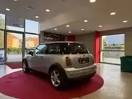Usata Mini ONE 90 CV (66 kW) 2003 Grigio Utilitaria