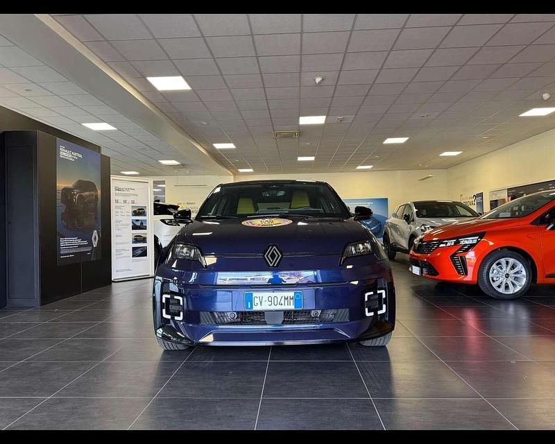 Usata Renault 5 E-Tech Iconic 110 kW (150 CV) 2024 Bestyle berlino (blu notturno Berlina
