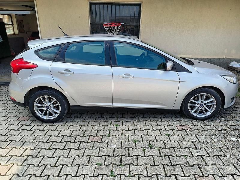 Usata Ford Focus 120 CV (88 kW) 2018 Grigio Berlina