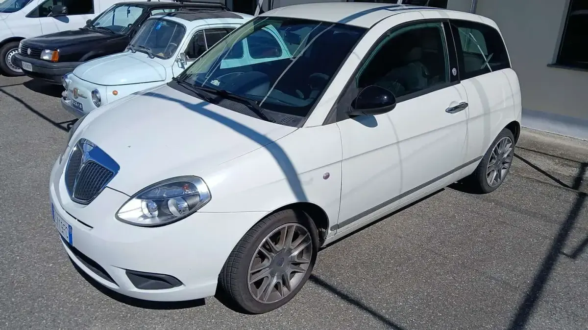 Usata Lancia Ypsilon 69 CV (50 kW) 2011 Utilitaria