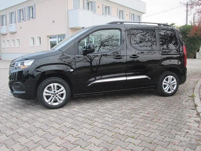 Usata Toyota Proace Verso City 110 CV (80 kW) 2023 Nero Station wagon