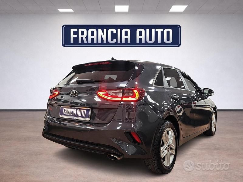 Occasion Kia Ceed 120 PK (88 kW) 2019 Grijs Hatchback