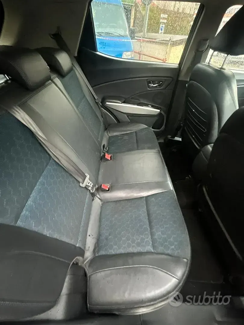 Usata SsangYong Tivoli 115 CV (84 kW) 2016 Nero SUV