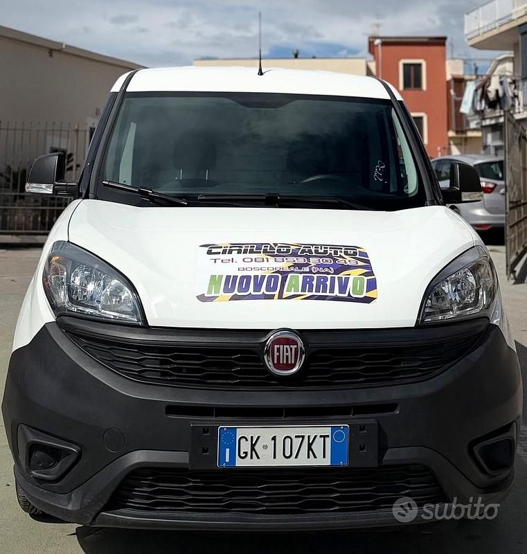 Usata Fiat Doblò 90 CV (66 kW) 2022 Bianco Monovolume