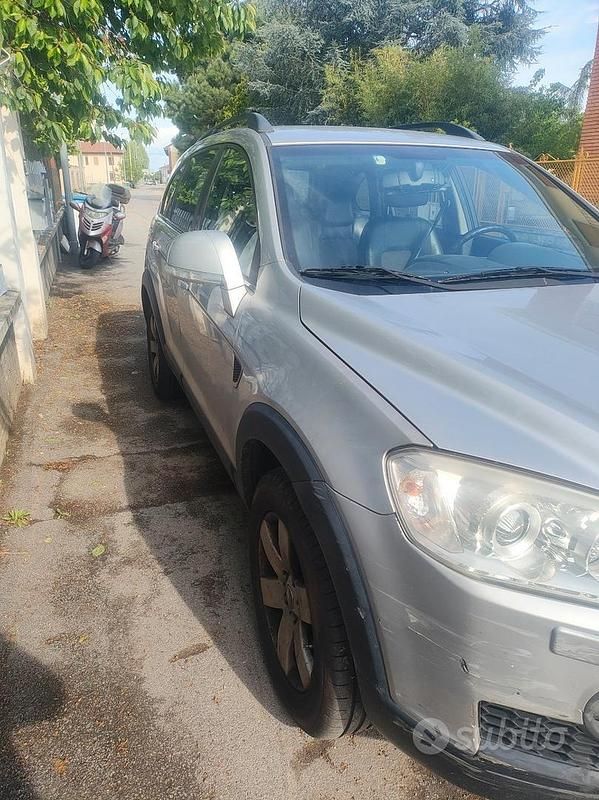 Usata Chevrolet Captiva LT 136 CV (100 kW) 2009 Grigio SUV