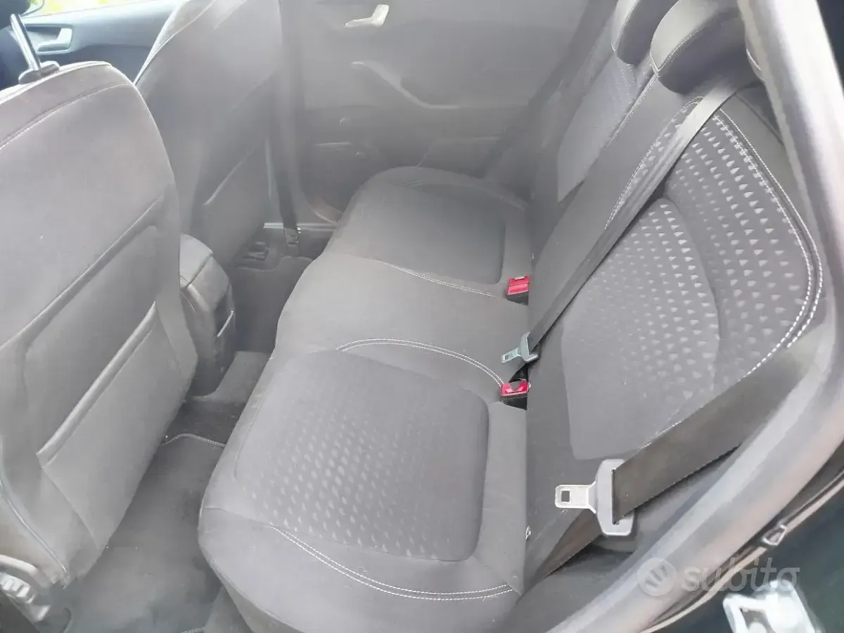 Usata Ford Fiesta 86 CV (63 kW) 2018 Nero Utilitaria