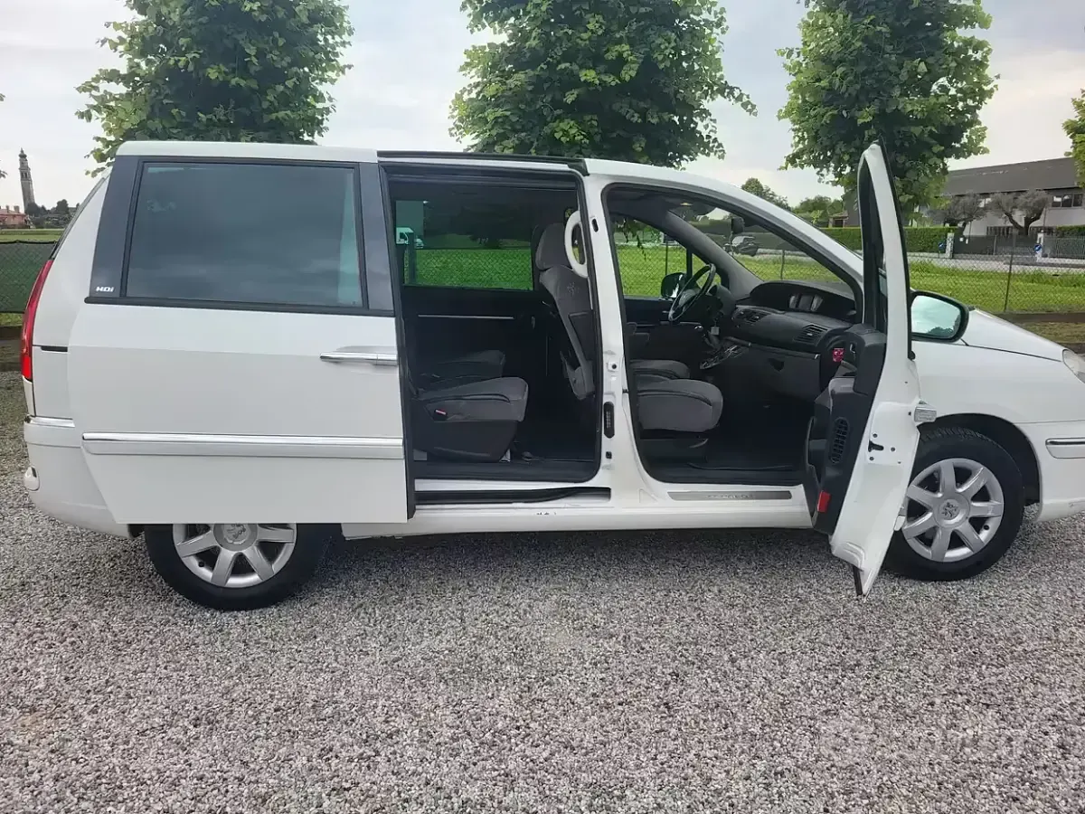 Usata Peugeot 807 170 CV (125 kW) 2010 Bianco Monovolume