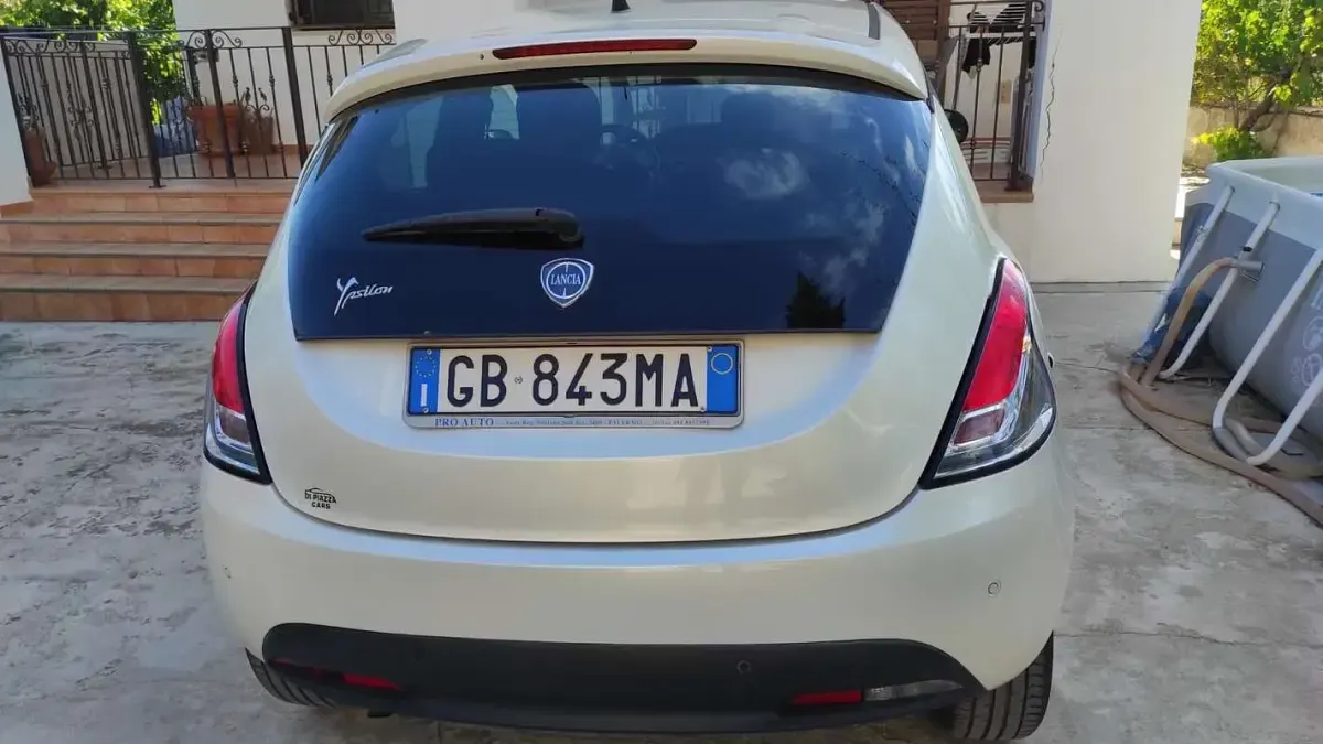 Usata Lancia Ypsilon Gold 86 CV (63 kW) 2011 Bianco Utilitaria