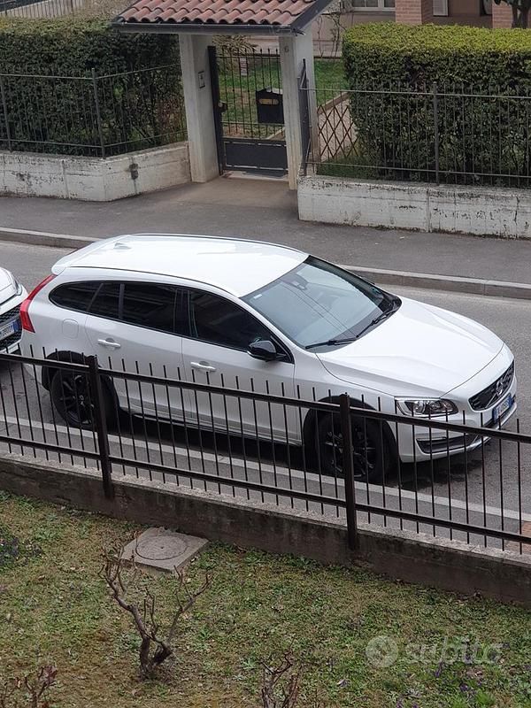 Usata Volvo V60 CC 150 CV (110 kW) 2017 Bianco Station wagon