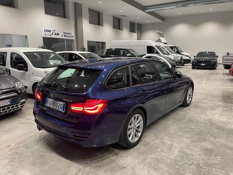 Usata BMW 320 Luxury Line 258 CV (189 kW) 2017 Blu Station wagon