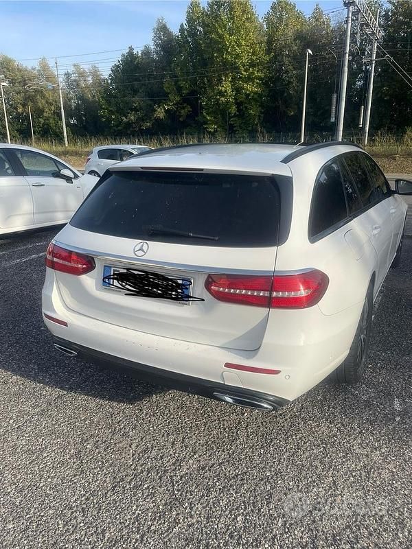 Usata Mercedes E220 122 CV (89 kW) 2017 Bianco Berlina