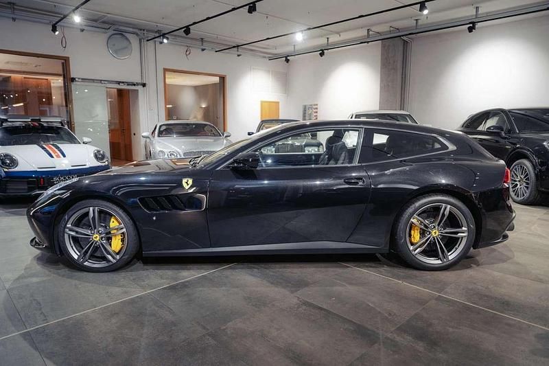 Usata Ferrari GTC4Lusso 689 CV (506 kW) 2020 Nero Station wagon