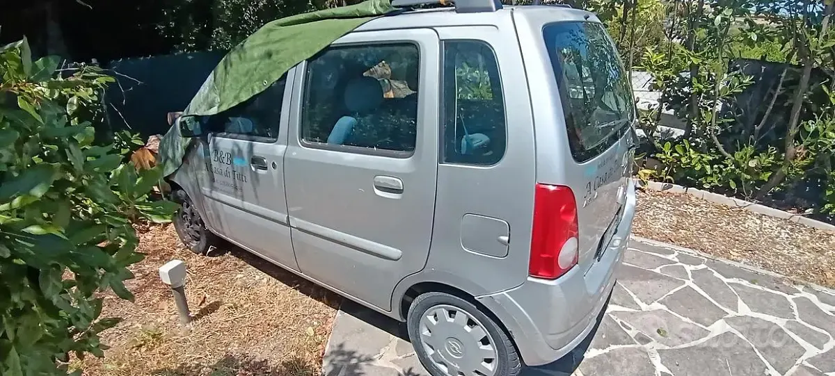 Usata Opel Agila 69 CV (50 kW) 2004 Grigio Monovolume