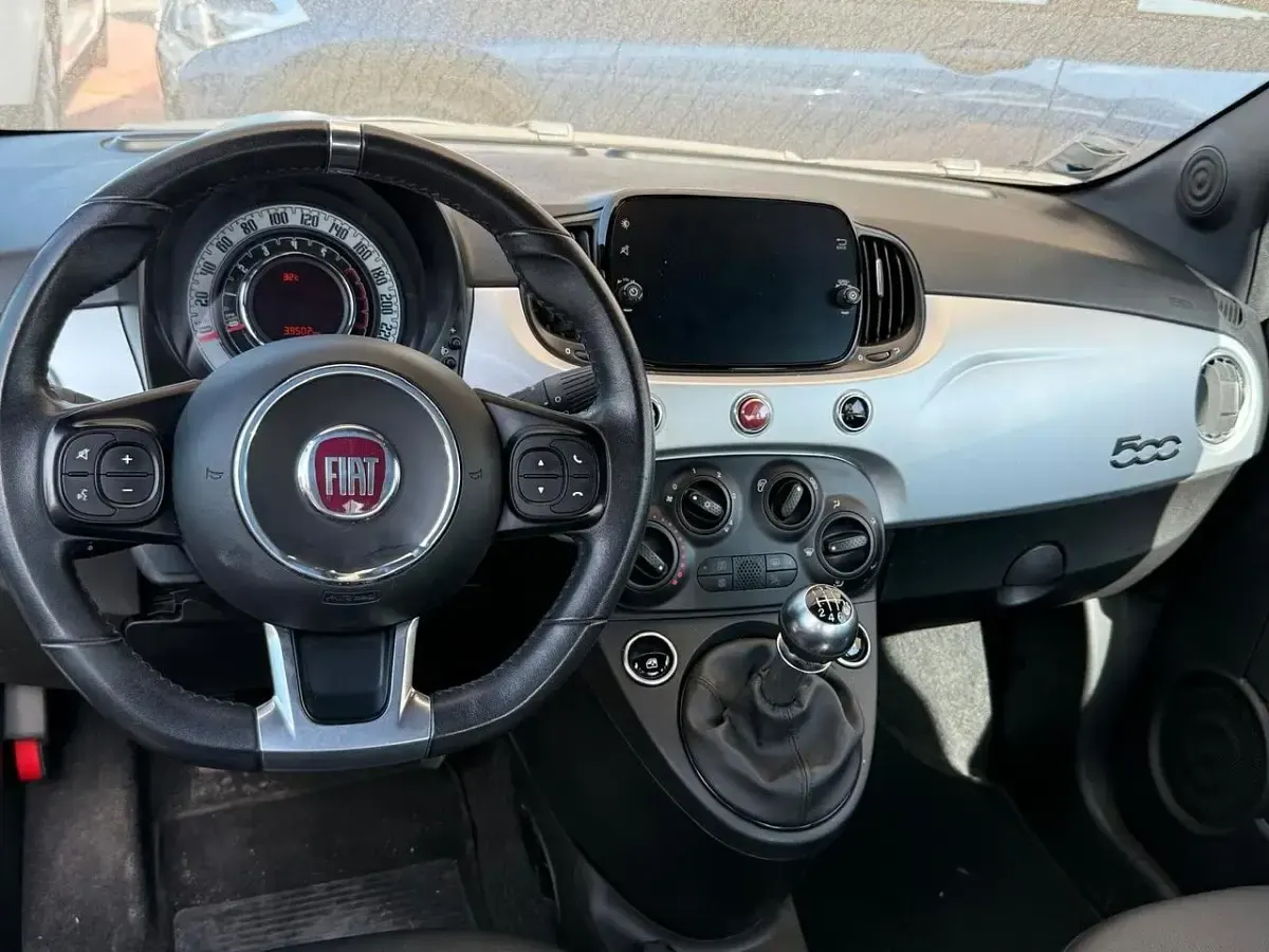 Gebraucht Fiat 500 Dolcevita 69 PS (50 kW) 2022 Schwarz Limousine