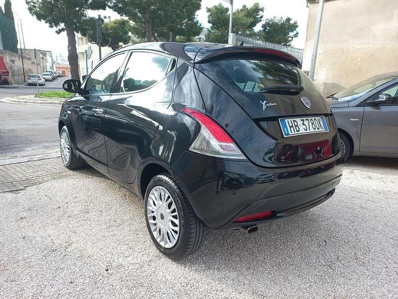 Usata Lancia Ypsilon 52 CV (38 kW) 2019 Nero Utilitaria