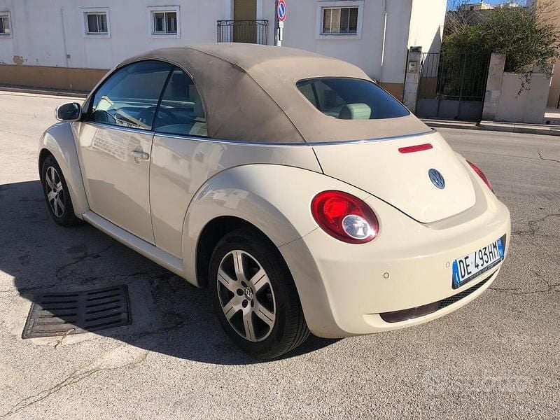 Usata VW New Beetle 105 CV (77 kW) 2006 Utilitaria
