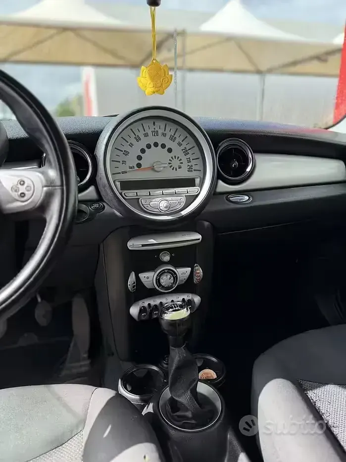 Usata Mini Cooper D 109 CV (80 kW) 2007 Bianco Utilitaria
