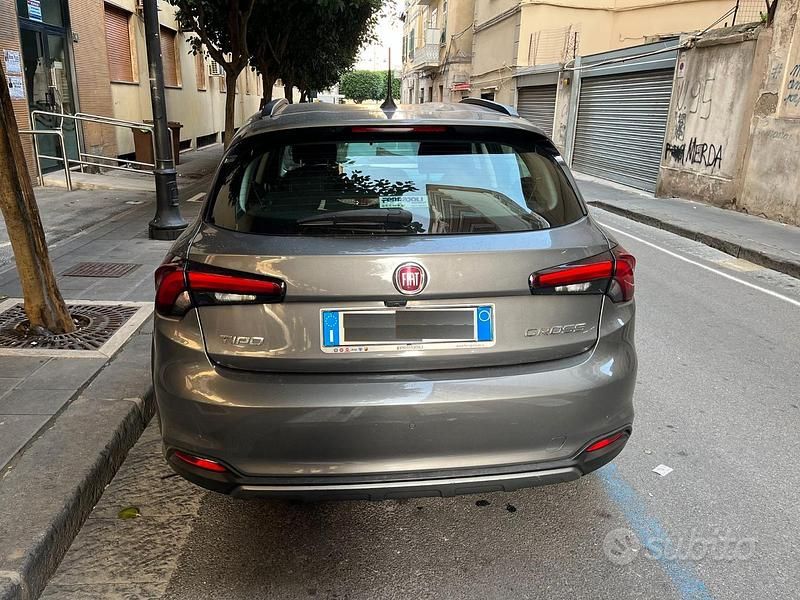 Usata Fiat Tipo Cross 131 CV (96 kW) 2021 Grigio Berlina