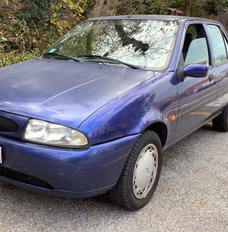 Usata Ford Fiesta 75 CV (55 kW) 1997 Blu Utilitaria