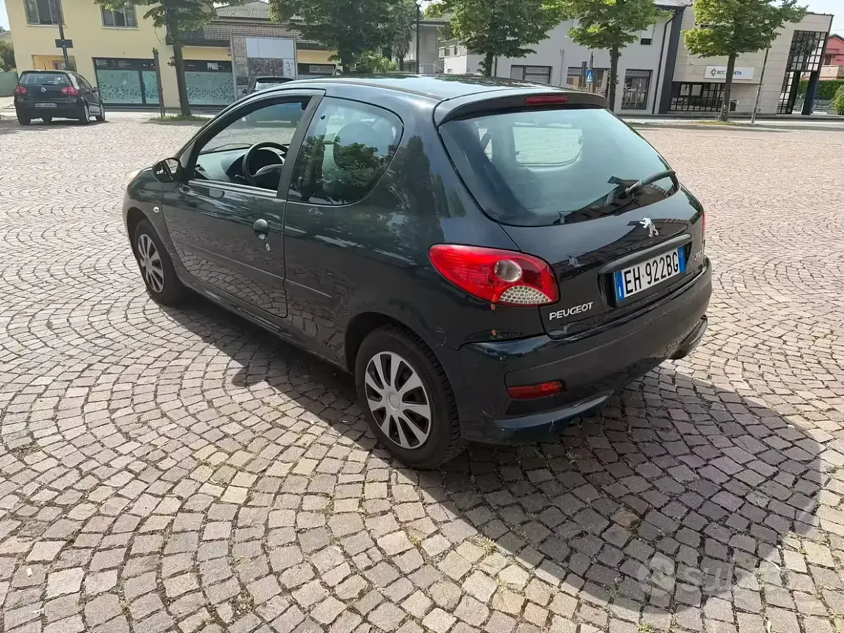 Usata Peugeot 206+ 60 CV (44 kW) 2011 Nero Utilitaria
