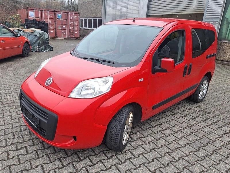 Usata Fiat Qubo Trekking 95 CV (69 kW) 2015 Rosso Monovolume