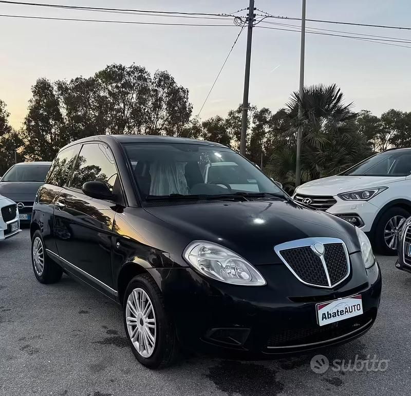 Usata Lancia Ypsilon 75 CV (55 kW) 2007 Nero Utilitaria