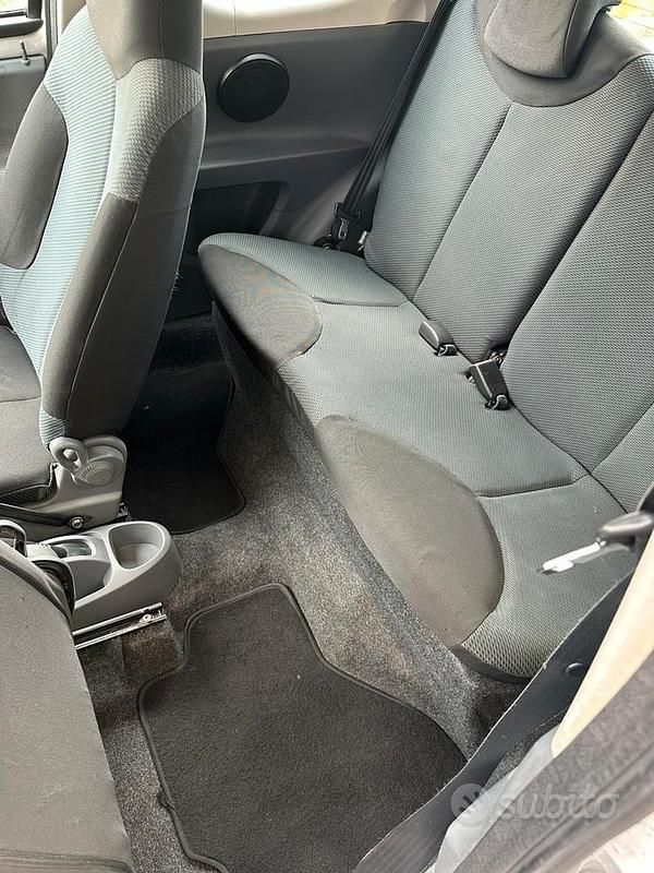 Usata Toyota Aygo 68 CV (50 kW) 2006 Grigio Utilitaria