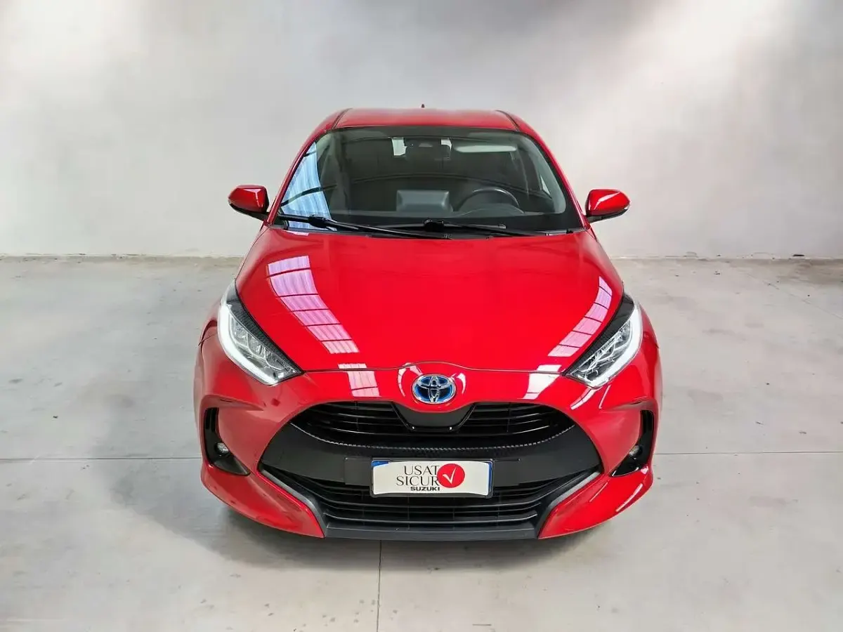 Usata Toyota Yaris Hybrid Trend 116 CV (85 kW) 2022 Rosso Utilitaria
