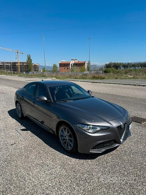 Usata Alfa Romeo Giulia Super 160 CV (117 kW) 2019 Grigio Berlina
