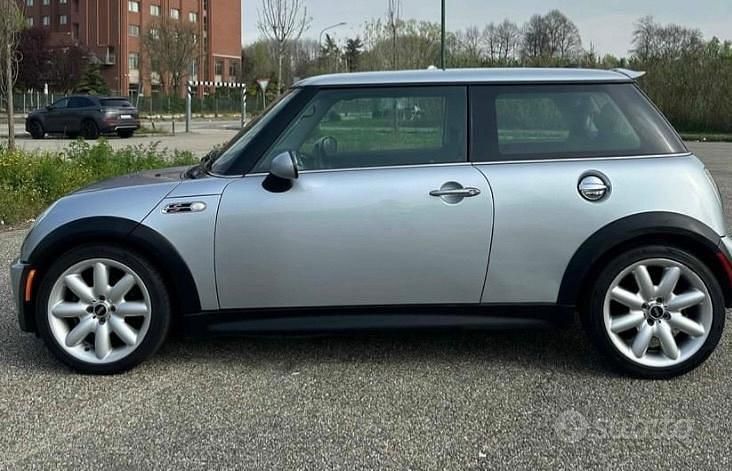 Begagnad Mini Cooper S 170 HK (125 kW) 2005 Halvkombi