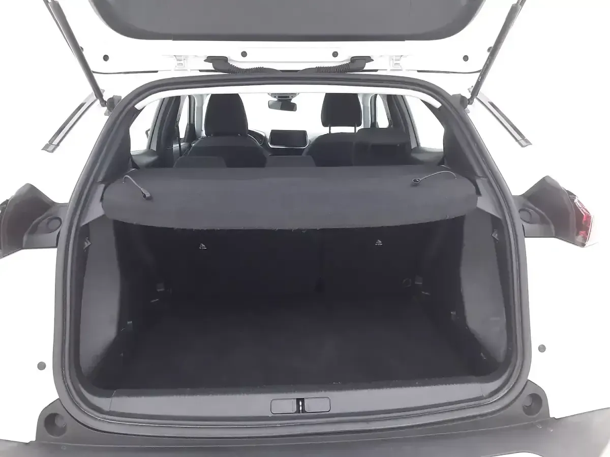 Usata Peugeot 2008 Active 110 CV (80 kW) 2022 Biancobianco SUV