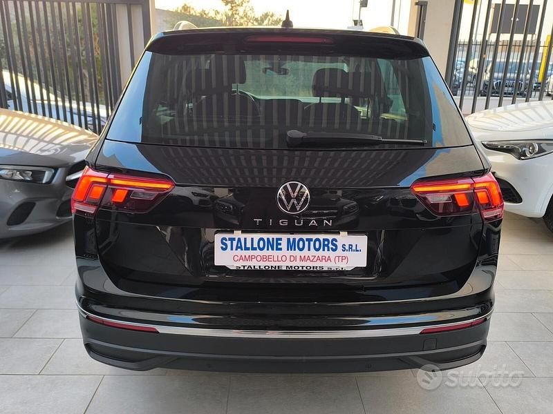 Usata VW Tiguan Life 150 CV (110 kW) 2022 Nero SUV