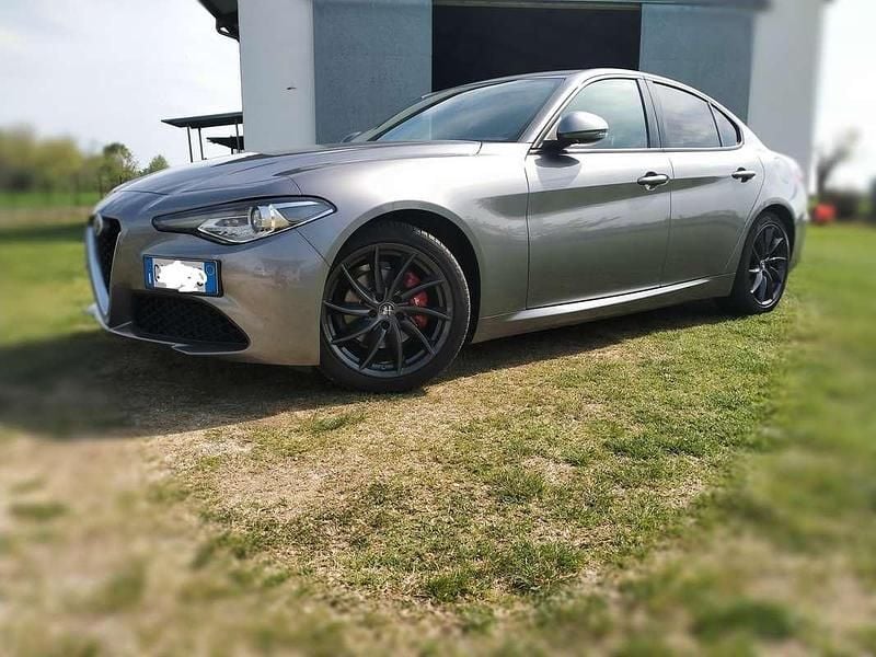 Grigio Usata 2020 Alfa Romeo Giulia Super Tre volumi | 24.300 € (Cara) - Immagine 1/4