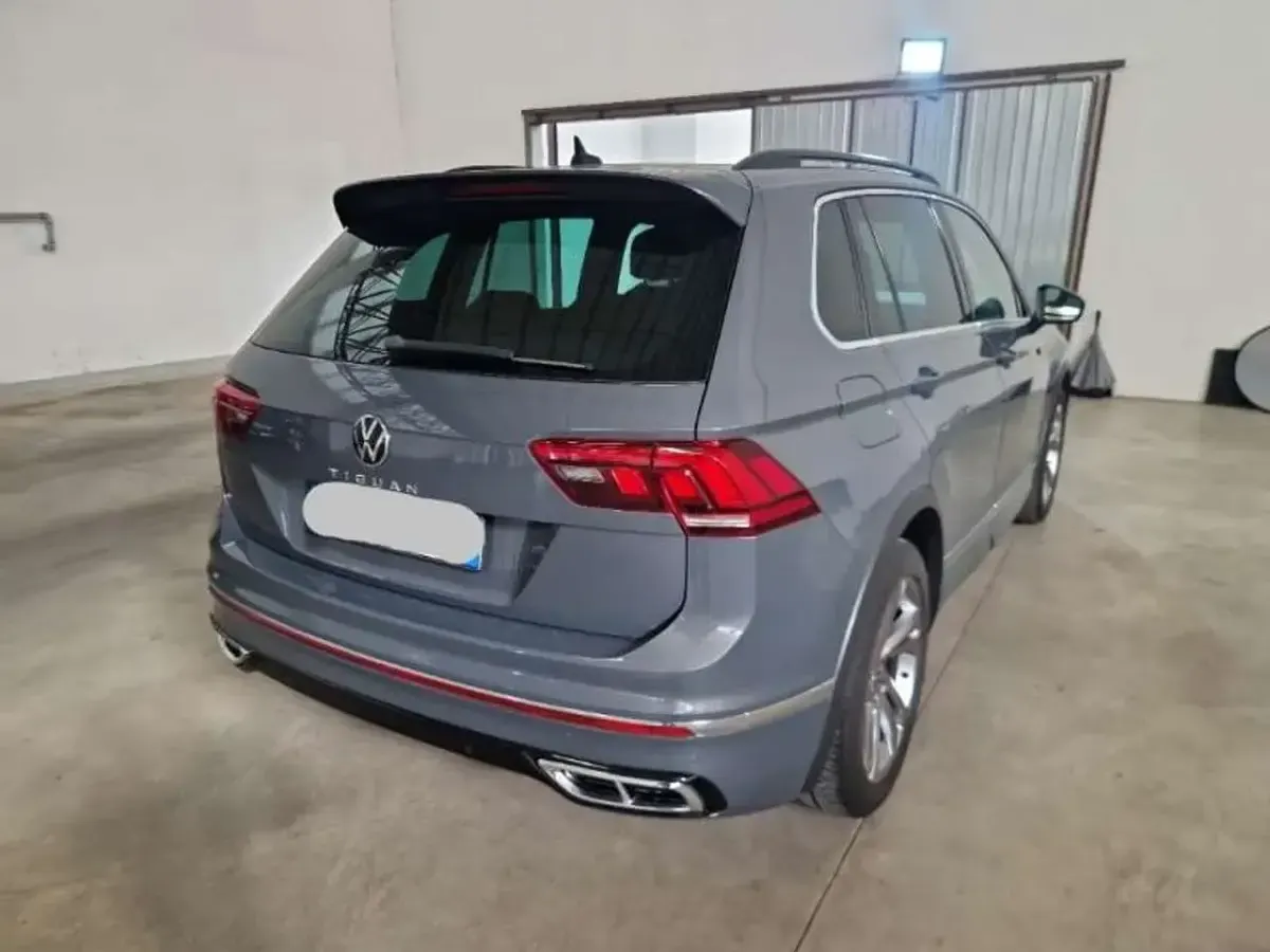 Usata VW Tiguan R-line 150 CV (110 kW) 2021 Grigio SUV
