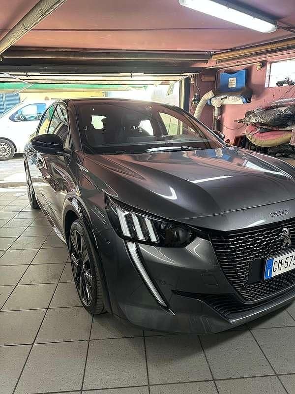 Usata Peugeot 208 GT 131 CV (96 kW) 2023 Utilitaria