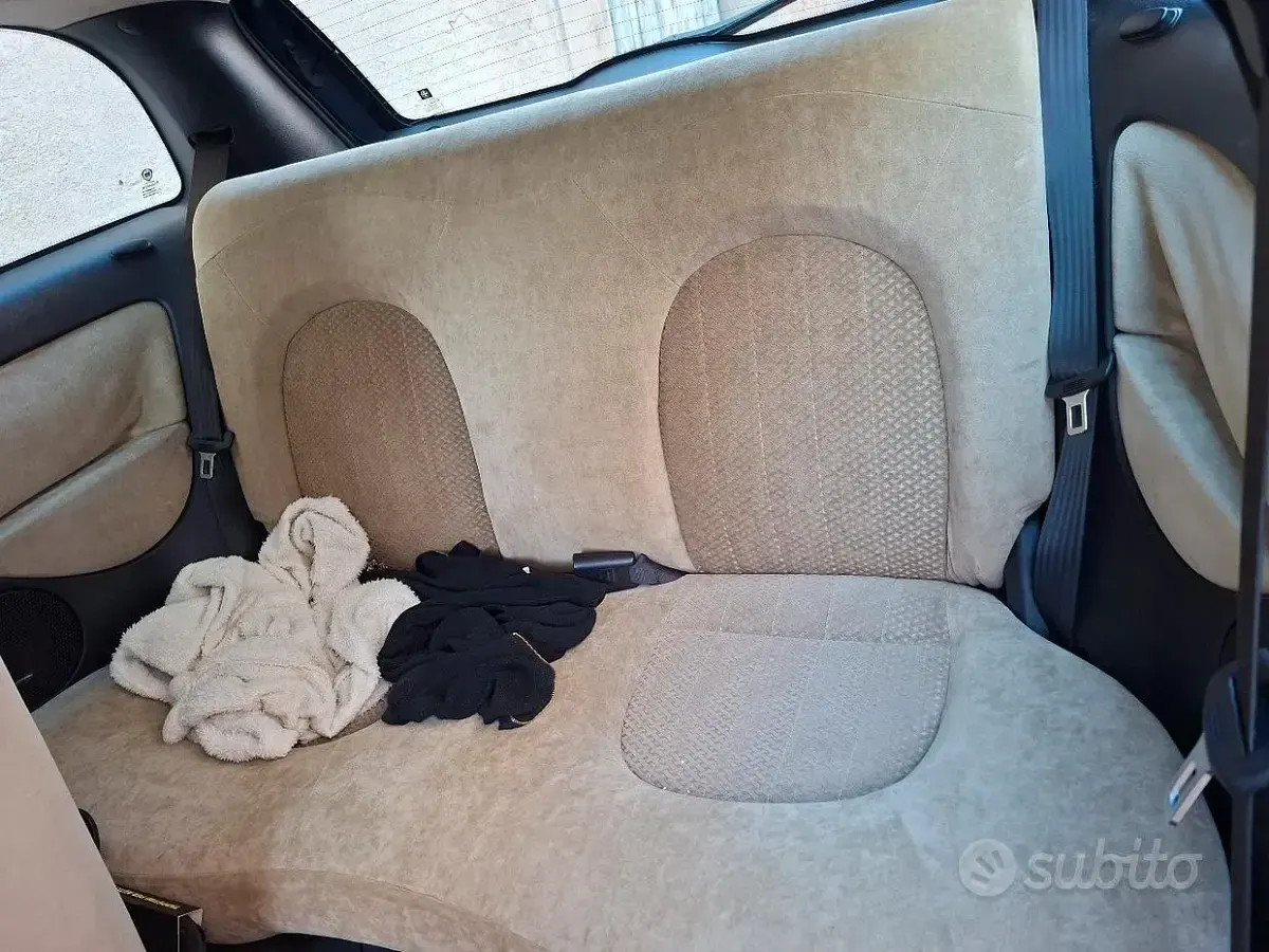 Usata Lancia Ypsilon 60 CV (44 kW) 2004 Blu Utilitaria
