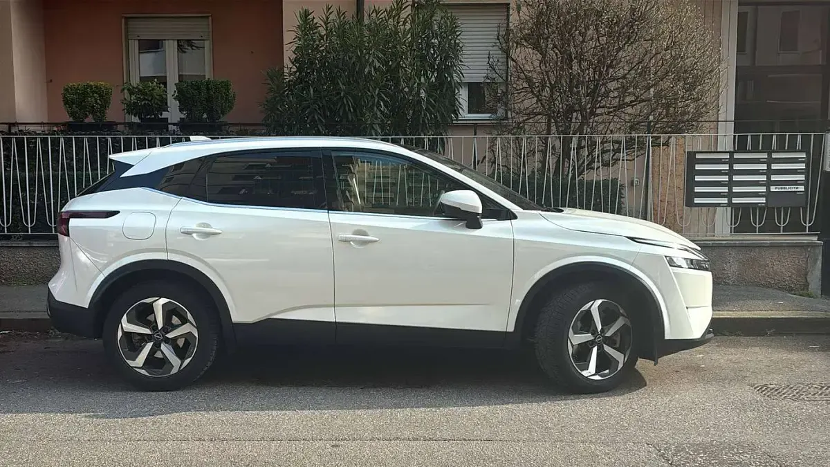 Usata Nissan Qashqai N-Connecta 158 CV (116 kW) 2023 Bianco SUV