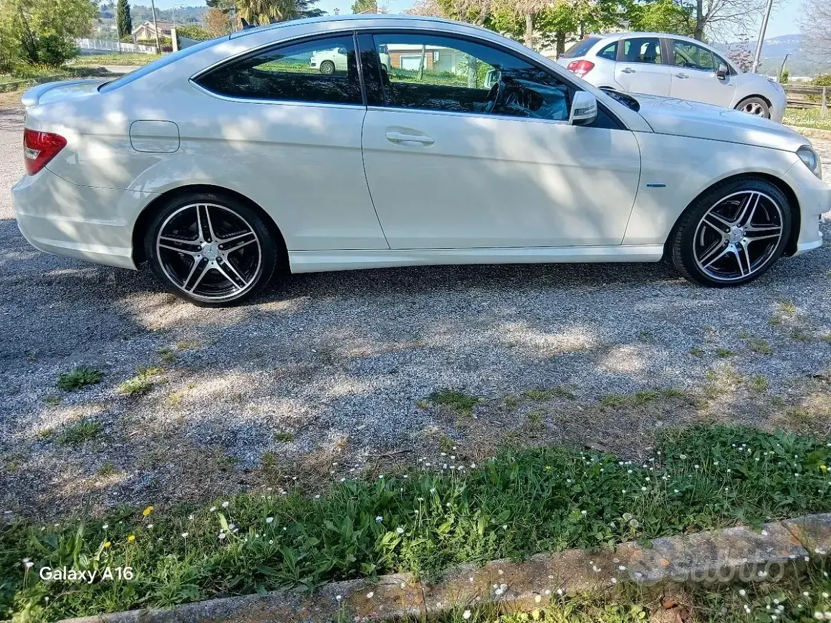 Usata Mercedes C220 170 CV (125 kW) 2011 Bianco Coupé