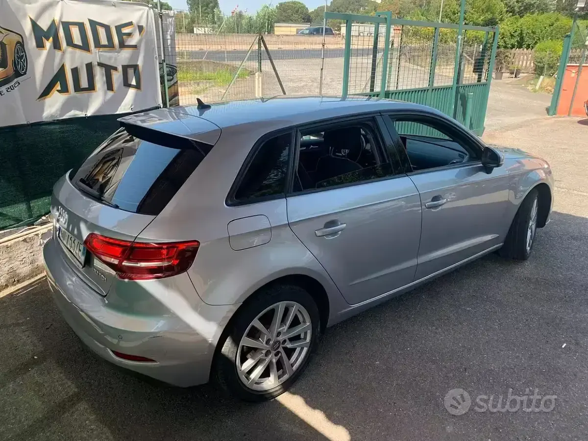 Usata Audi A3 Ambiente 116 CV (85 kW) 2019 Grigio Berlina