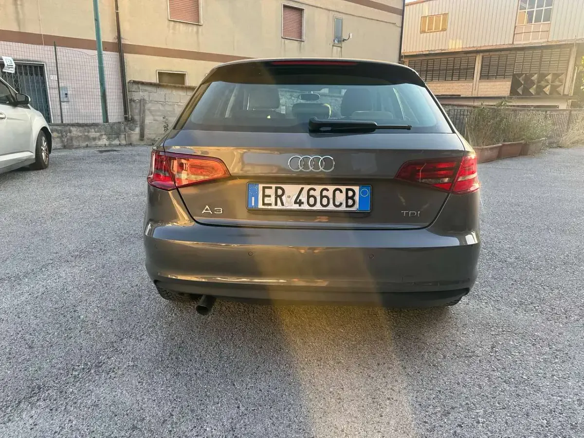 Usata Audi A3 Ambition 105 CV (77 kW) 2013 Bronzo Berlina