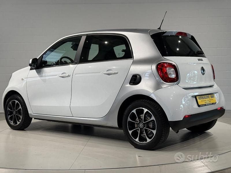 Begagnad Smart ForFour Passion 71 HK (52 kW) 2017 Vit Halvkombi
