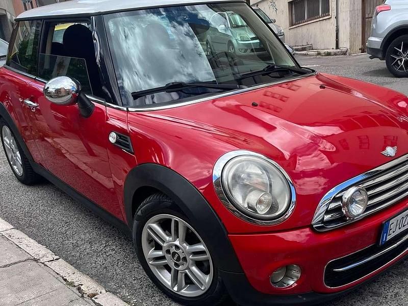 Usata Mini Cooper D 111 CV (81 kW) 2011 Rosso Utilitaria