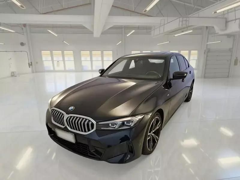 Grigio Usata 2024 BMW 318 M Sport Berlina | 41.650 € (Buon prezzo) - Immagine 1/4