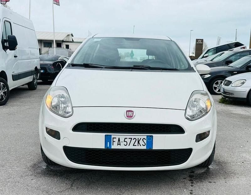 Usata Fiat Punto Lounge 75 CV (55 kW) 2015 Bianco Utilitaria