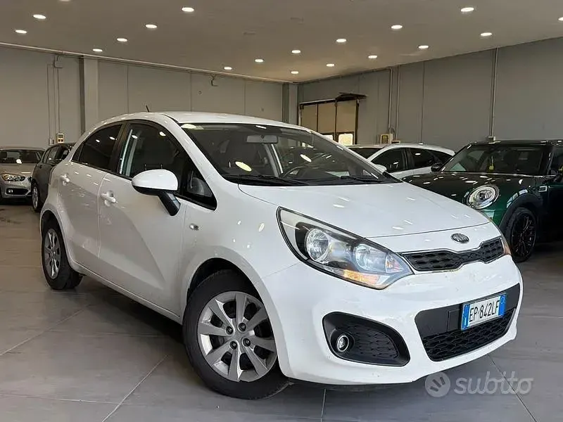 Usata Kia Rio EX 90 CV (66 kW) 2012 Bianco Berlina